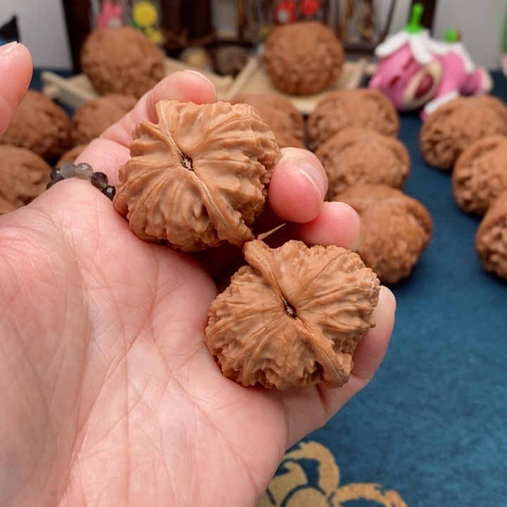 文玩核桃把件b****t三角白35