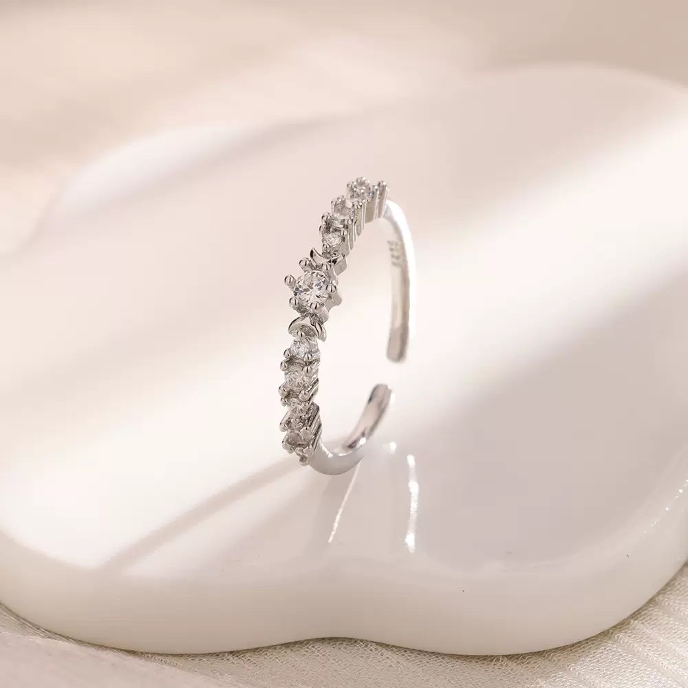 铜合金锆石戒指 铜合金戒指简约银色素圈精致设计女可调节高级