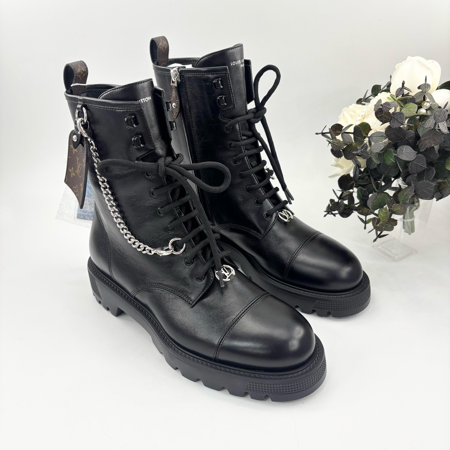 未使用 LouisVuitton/路易威登 38码/老花锁链短靴/p0384