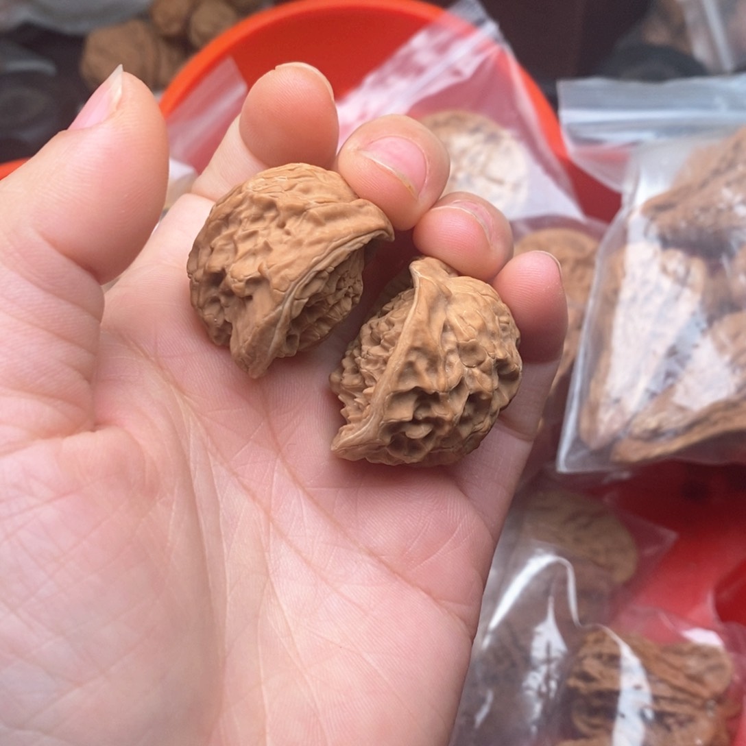 文玩核桃吊坠蛇头