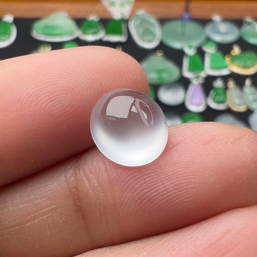 翡翠颈饰未镶嵌蛋9.6