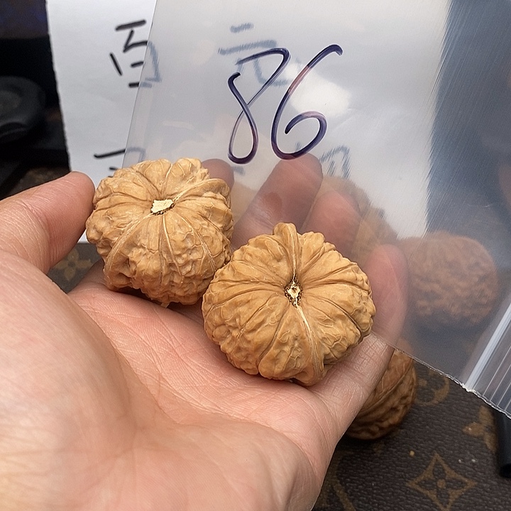 吊坠文玩核桃T****l537753375573537537