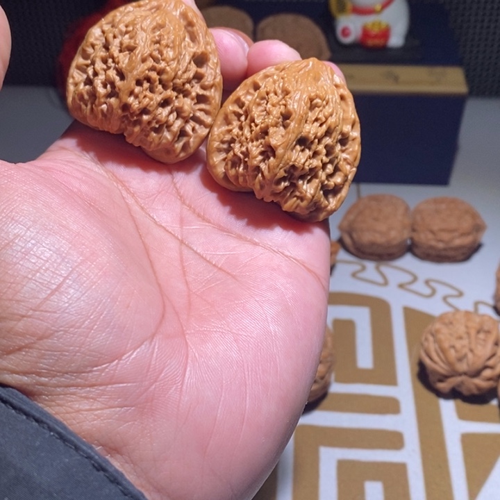 把件文玩核桃兴**店南疆石