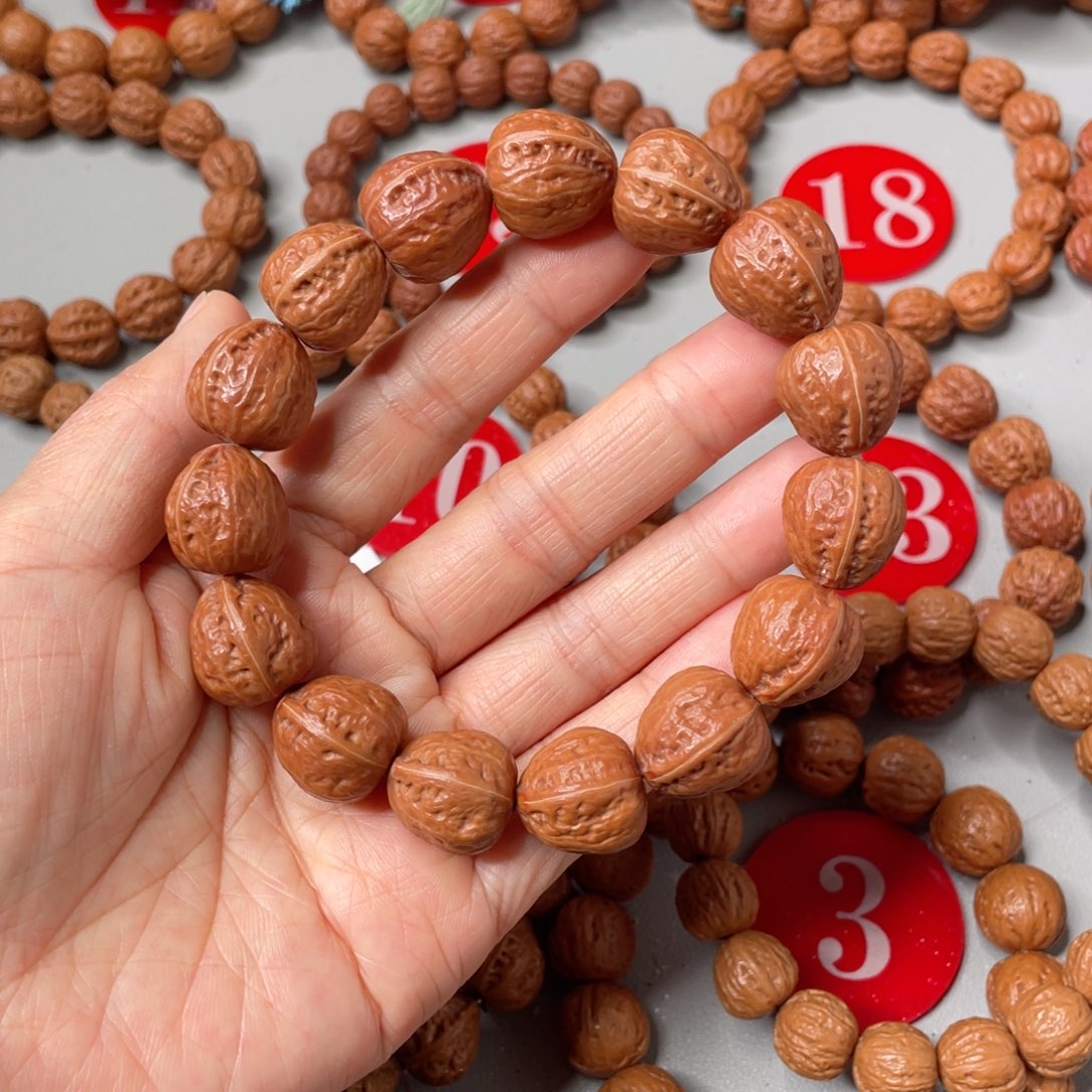 文玩核桃手串1.7桃心红皮