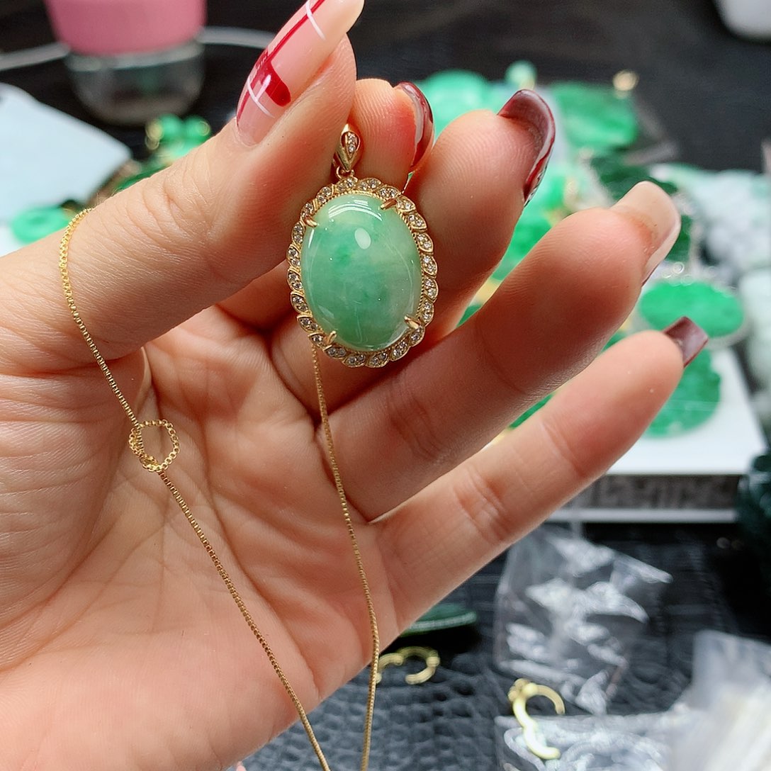 【闪购商品】翡翠吊坠(赠链)银S925镶嵌