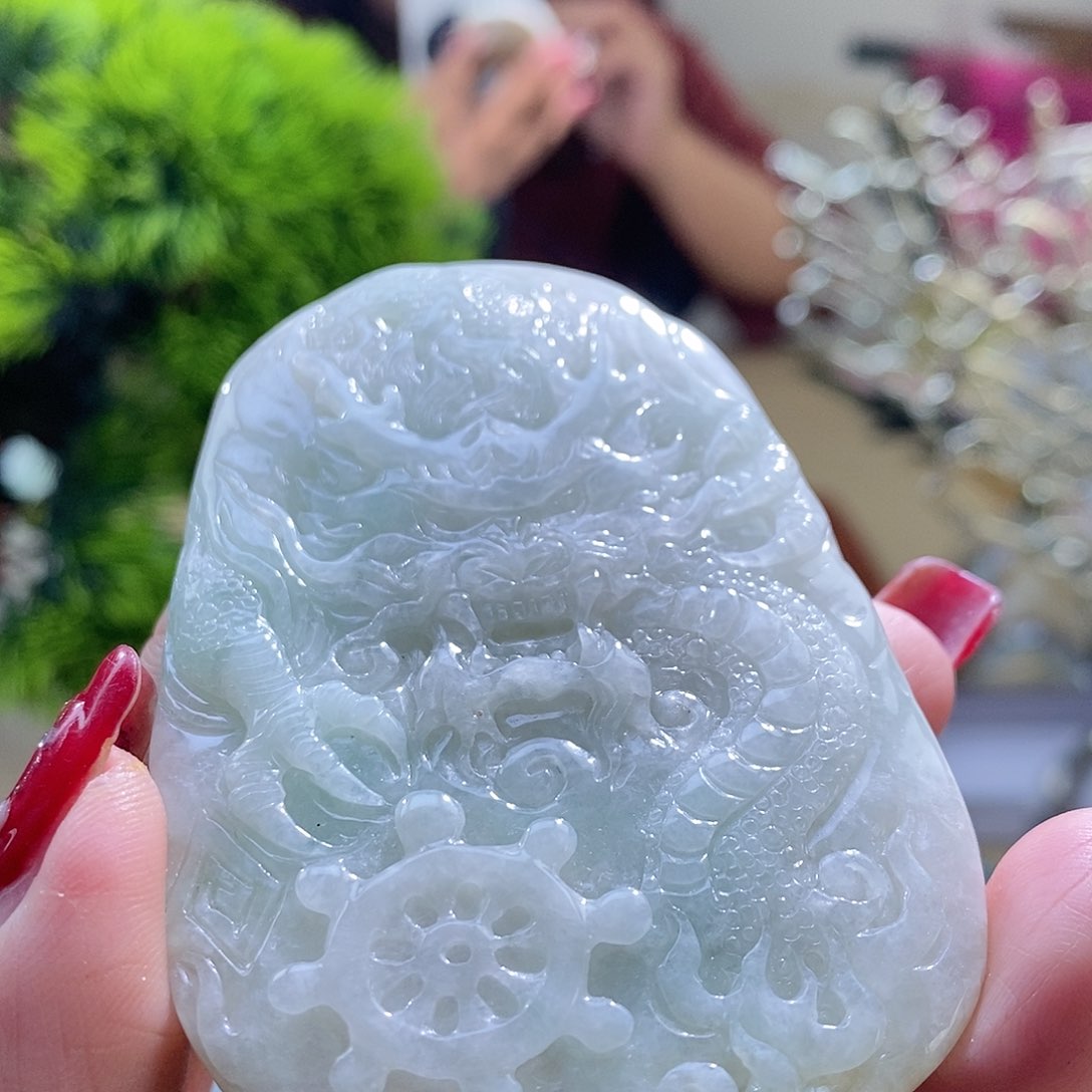 【闪购商品】翡翠颈饰未镶嵌龙牌