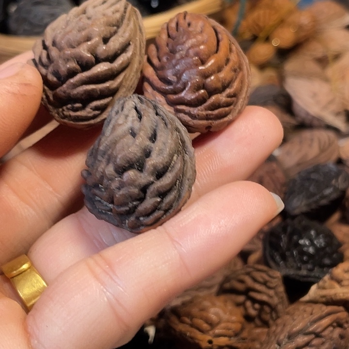 咕***噜桃核吊坠碧桃核大尺吊坠3个