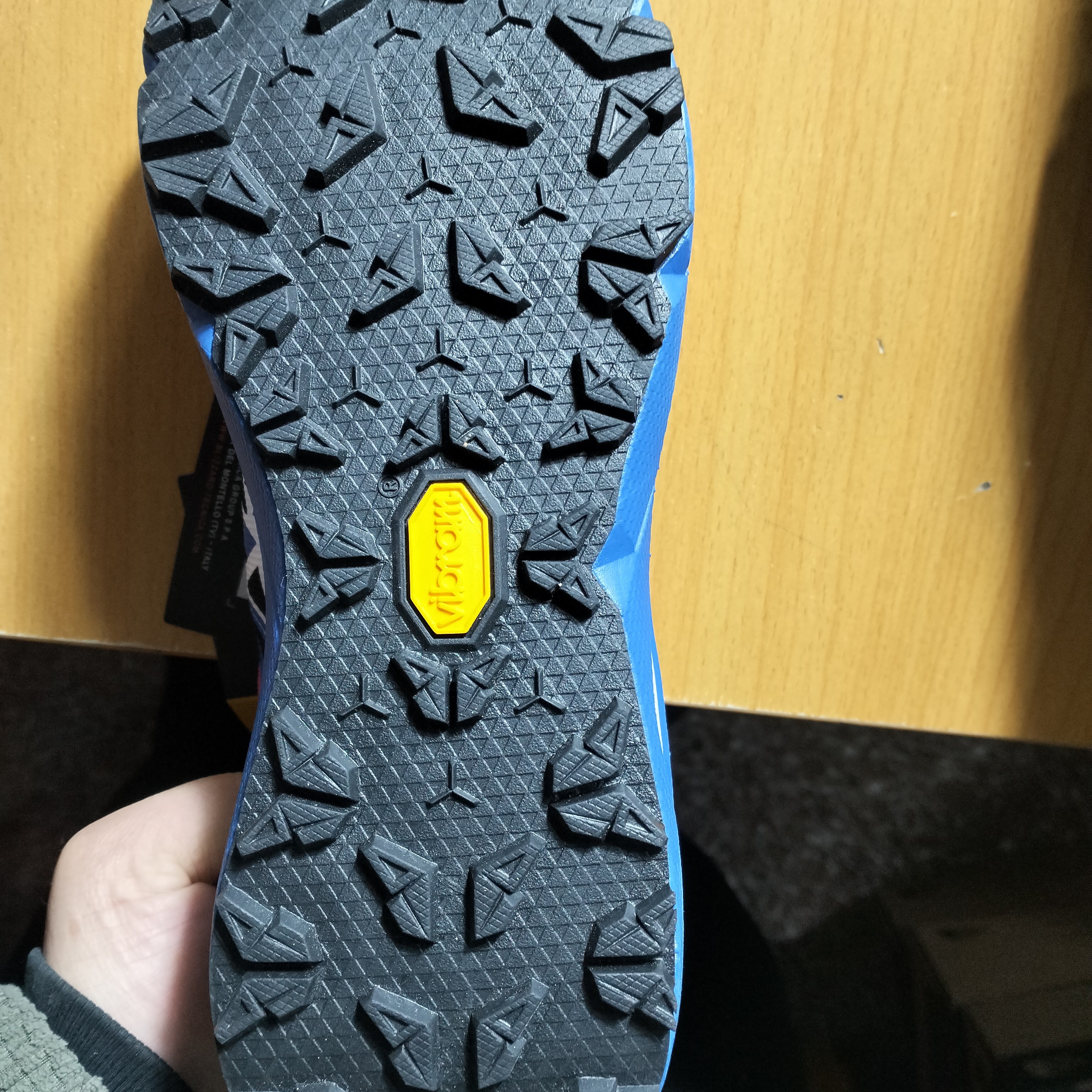 高端透气抓地耐磨越野跑鞋男女低帮全地形户外跑步鞋