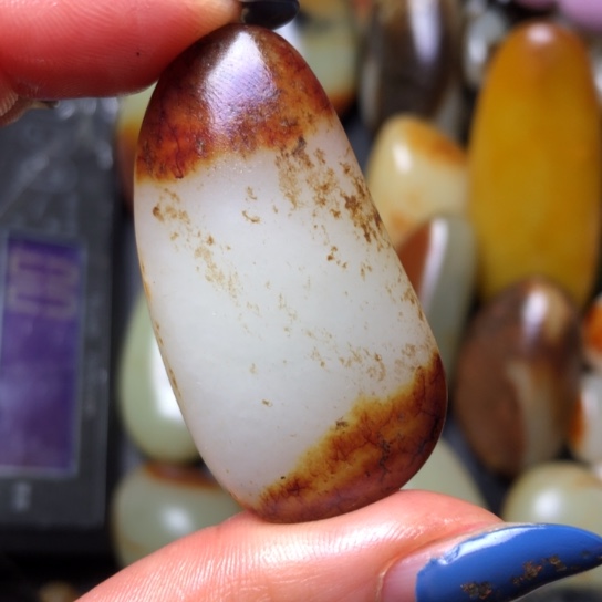 和田玉（翠青玉）未镶嵌珠宝奇石