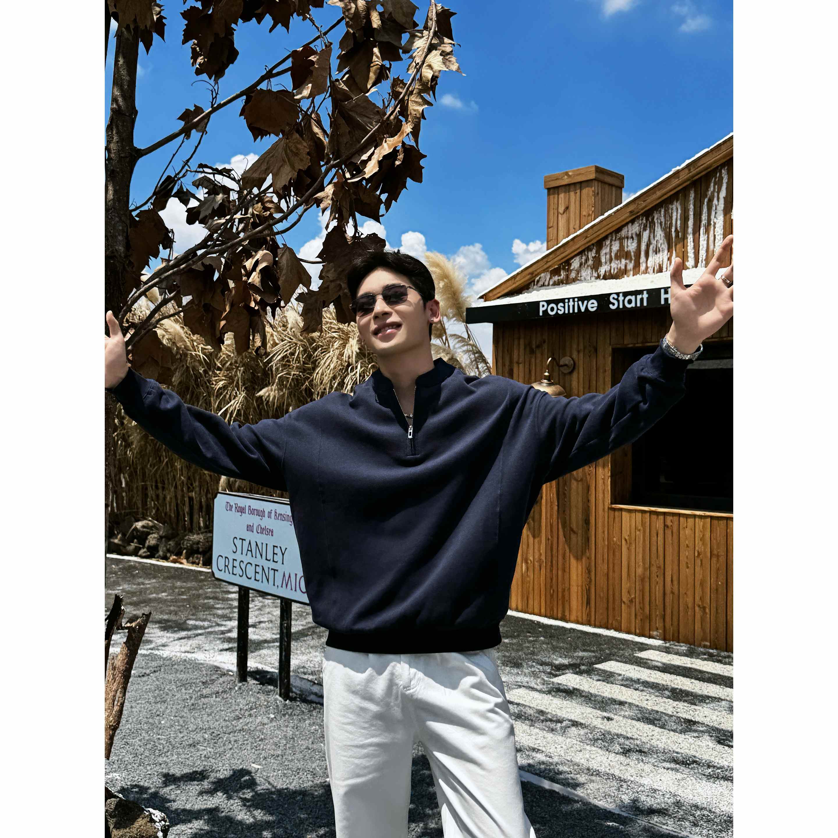 「轻奢慵懒感」秋季松弛感精棉混纺立领极简风半拉链长袖休闲上衣