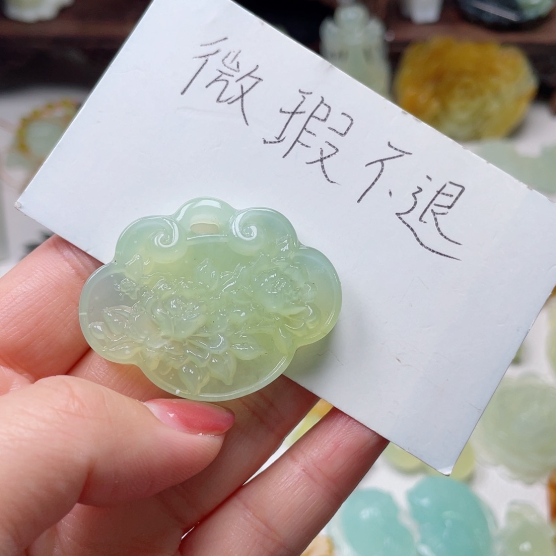 蛇纹石玉颈饰未镶嵌