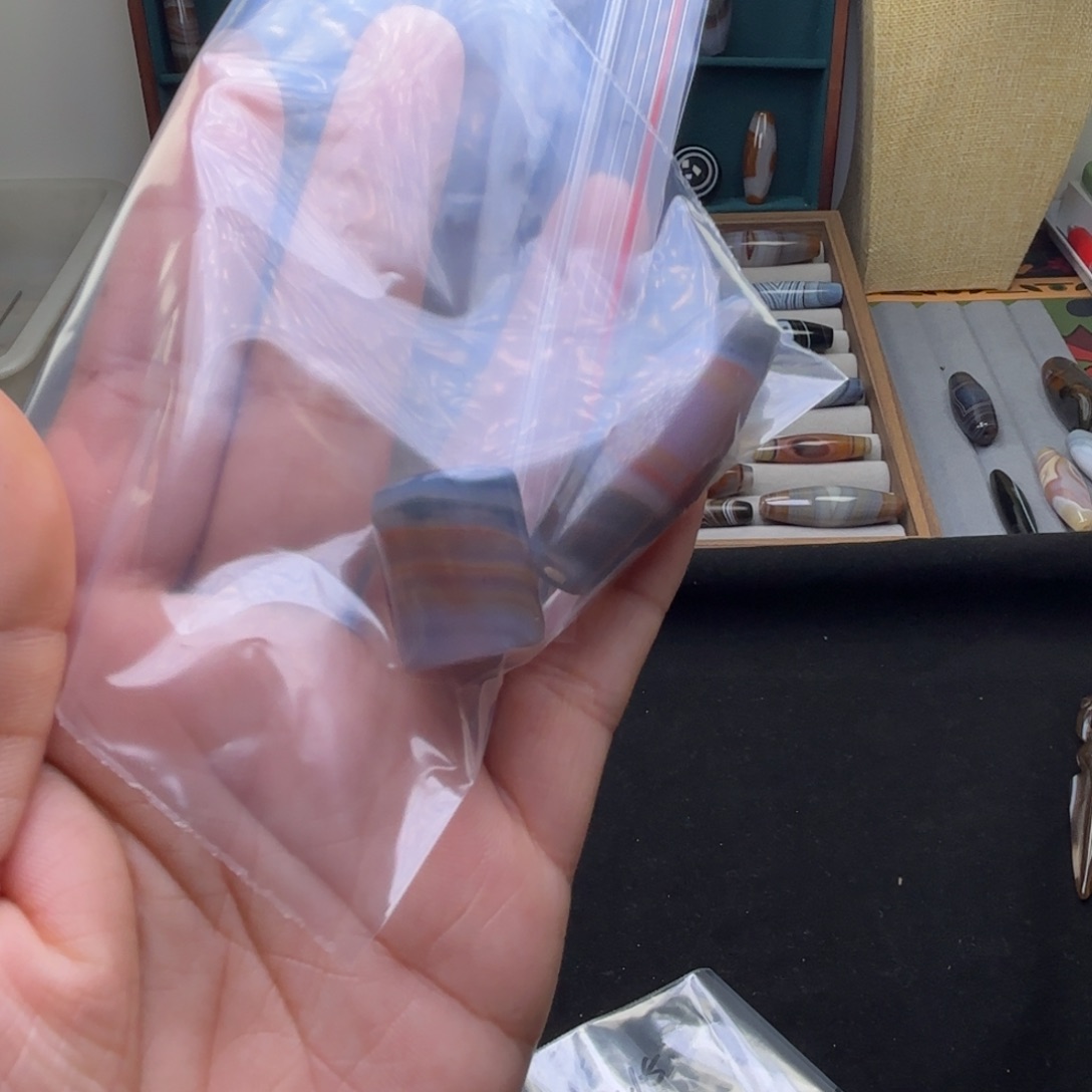 白***玛瑙/玉髓未镶嵌颈饰