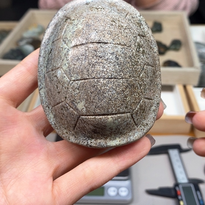 岫岩河磨玉（透闪石质玉）颈饰未镶嵌