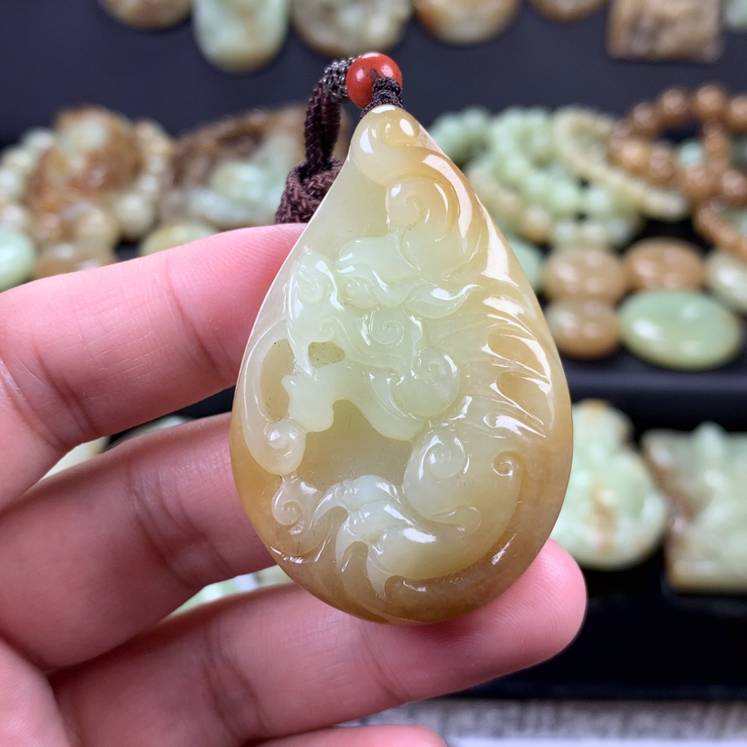 用***2和田玉未镶嵌颈饰