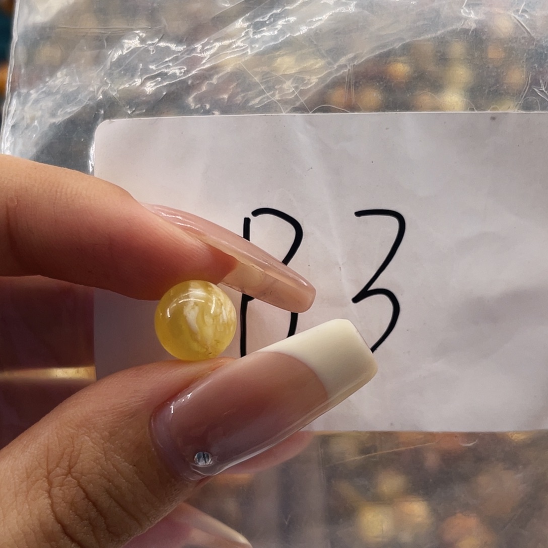 琥珀未镶嵌裸石9.5