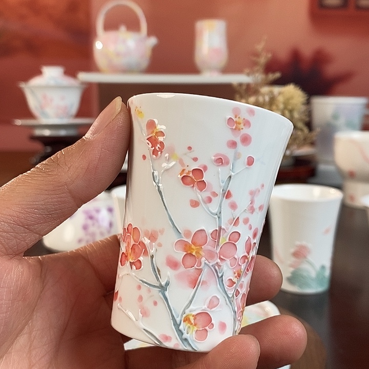 梅花釉下手绘品茗杯
