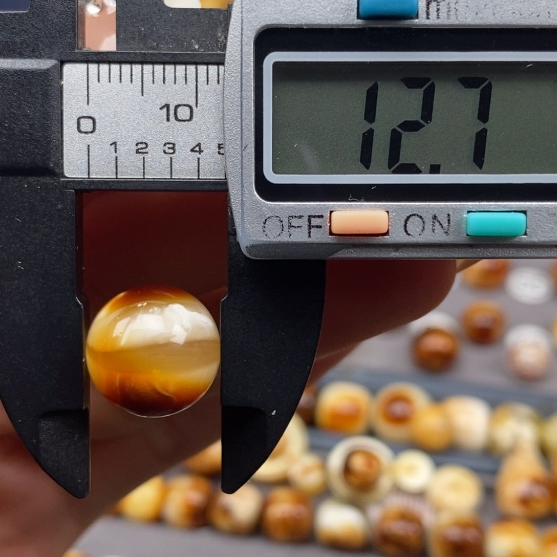 未镶嵌琥珀戒指圆珠