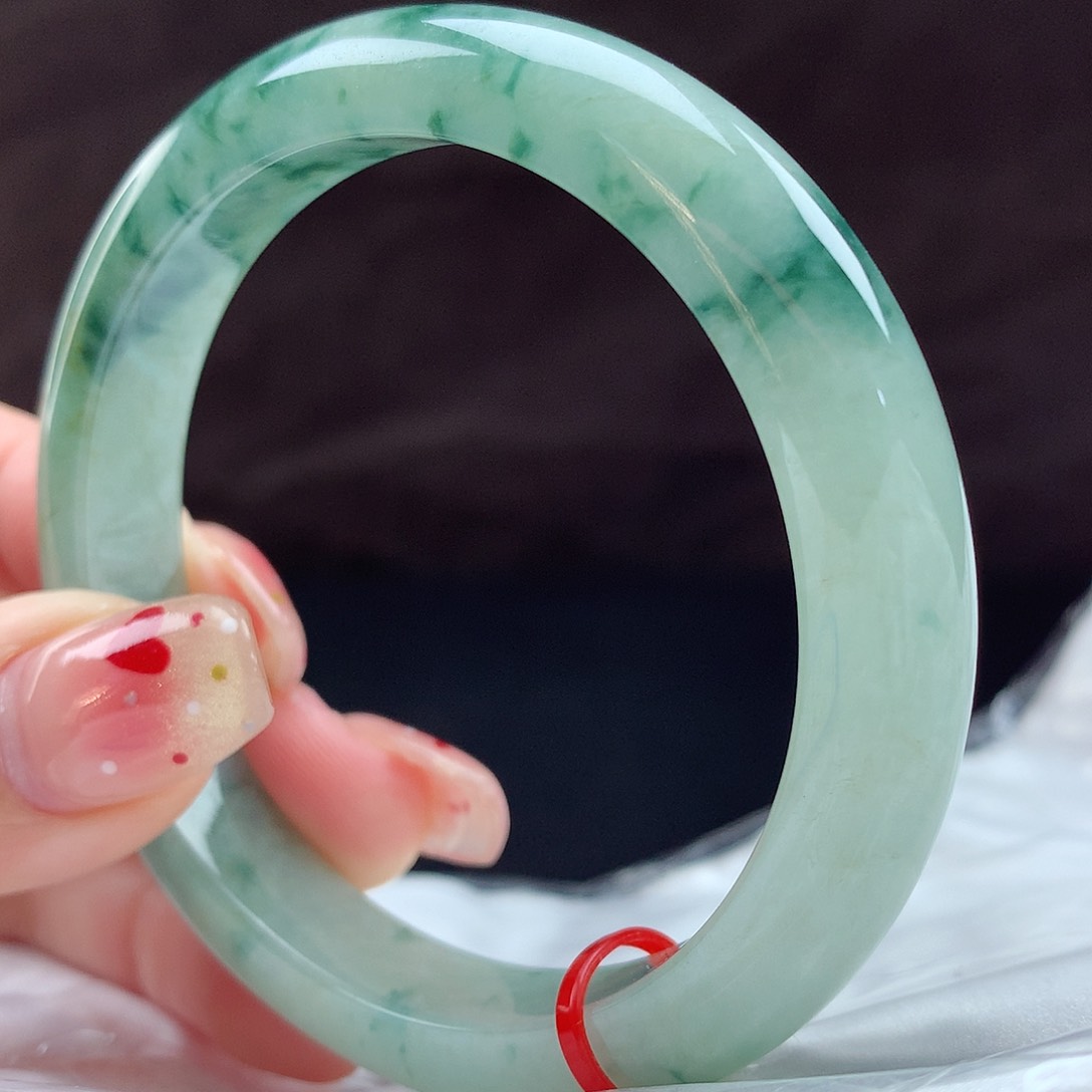 翡翠手镯未镶嵌0062，