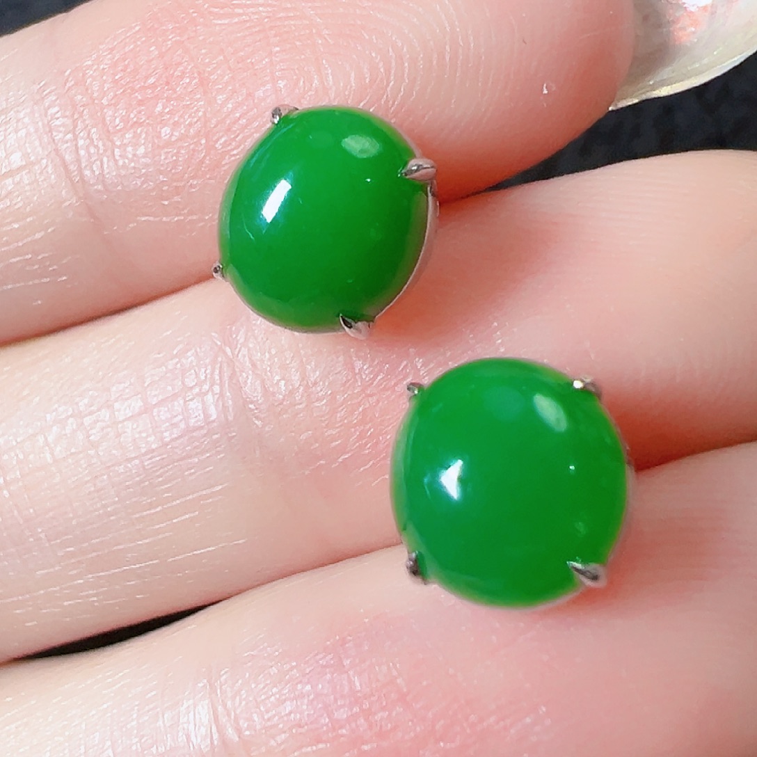 翡翠18K金镶嵌耳饰签收后24小时鉴赏期，过时不退