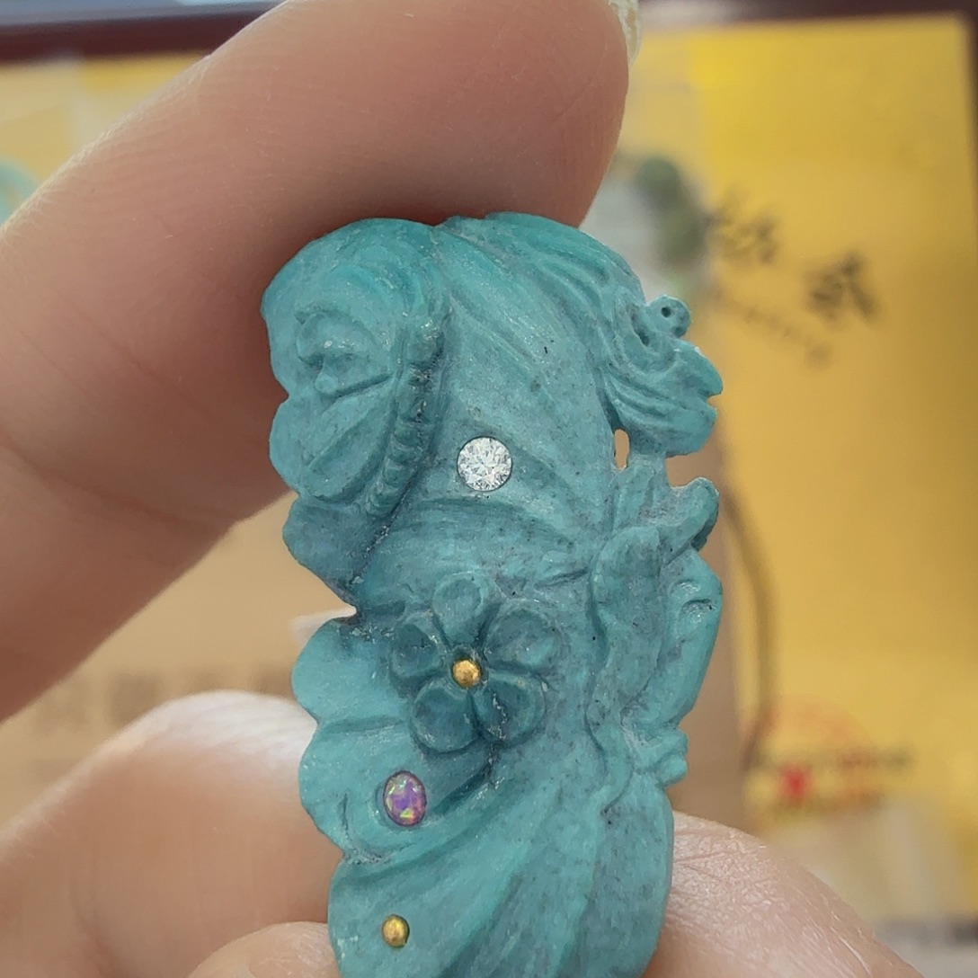 绿松石未镶嵌珠宝奇石