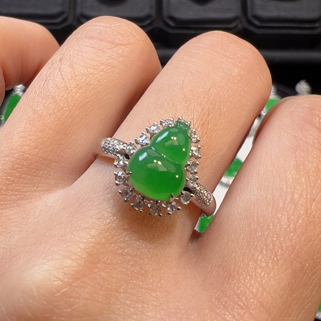 翡翠戒指18K金镶嵌收到货48小时鉴赏期