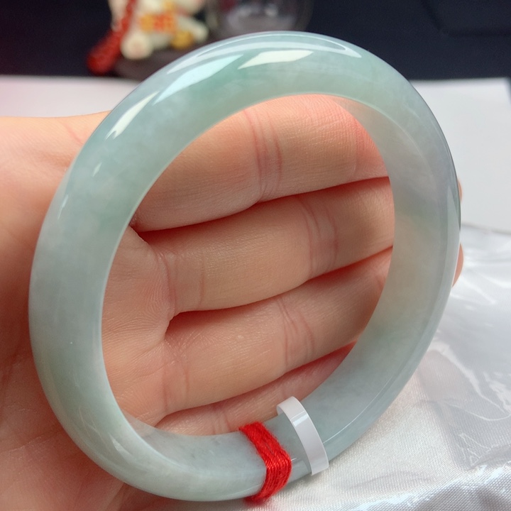 翡翠手镯未镶嵌58圈