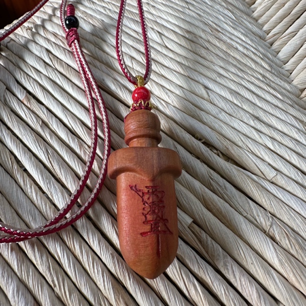 含辰砂工艺品泰山直发桃木精美挂饰