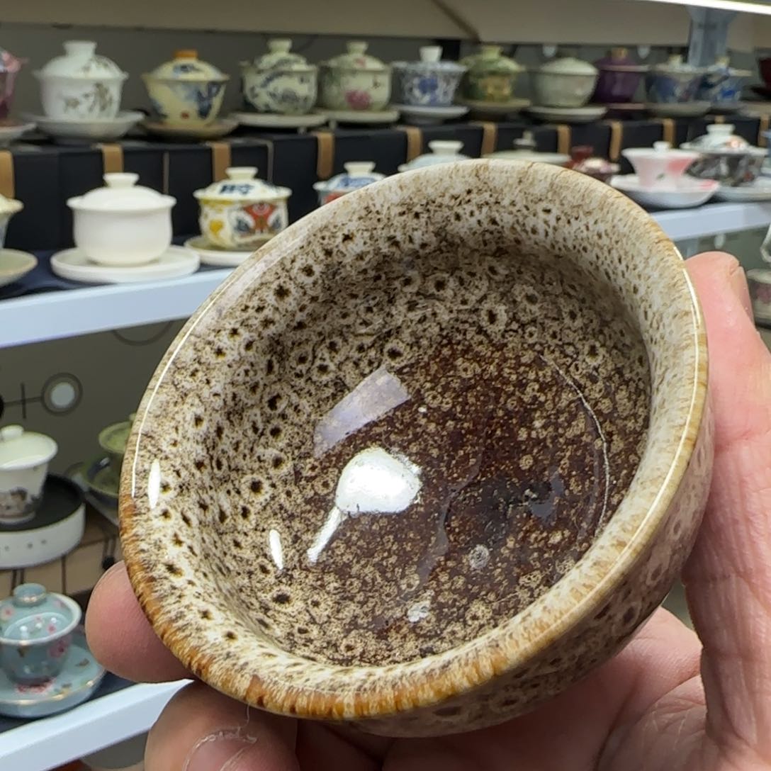 高温下的高温天气使其