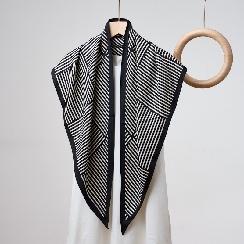 LIBUER | 【时髦单品】气质百搭三角巾/高级披肩