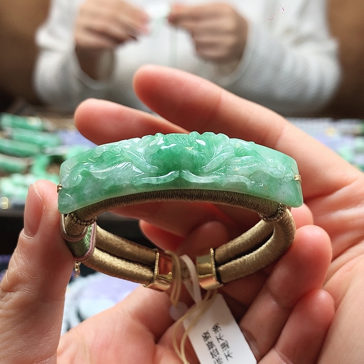 翡翠手链未镶嵌手牌