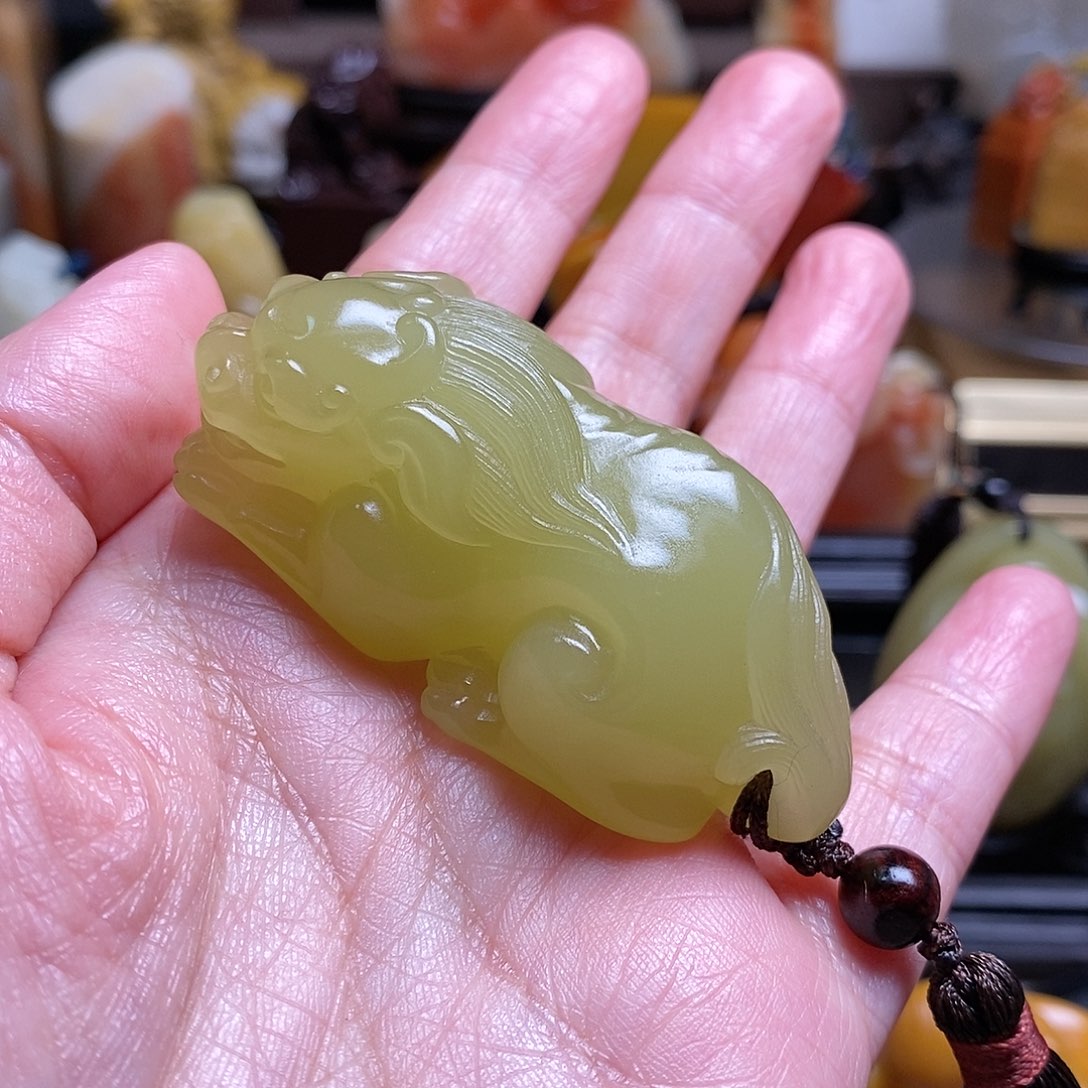 印度石H****C结晶龙蛋心貔貅手玩