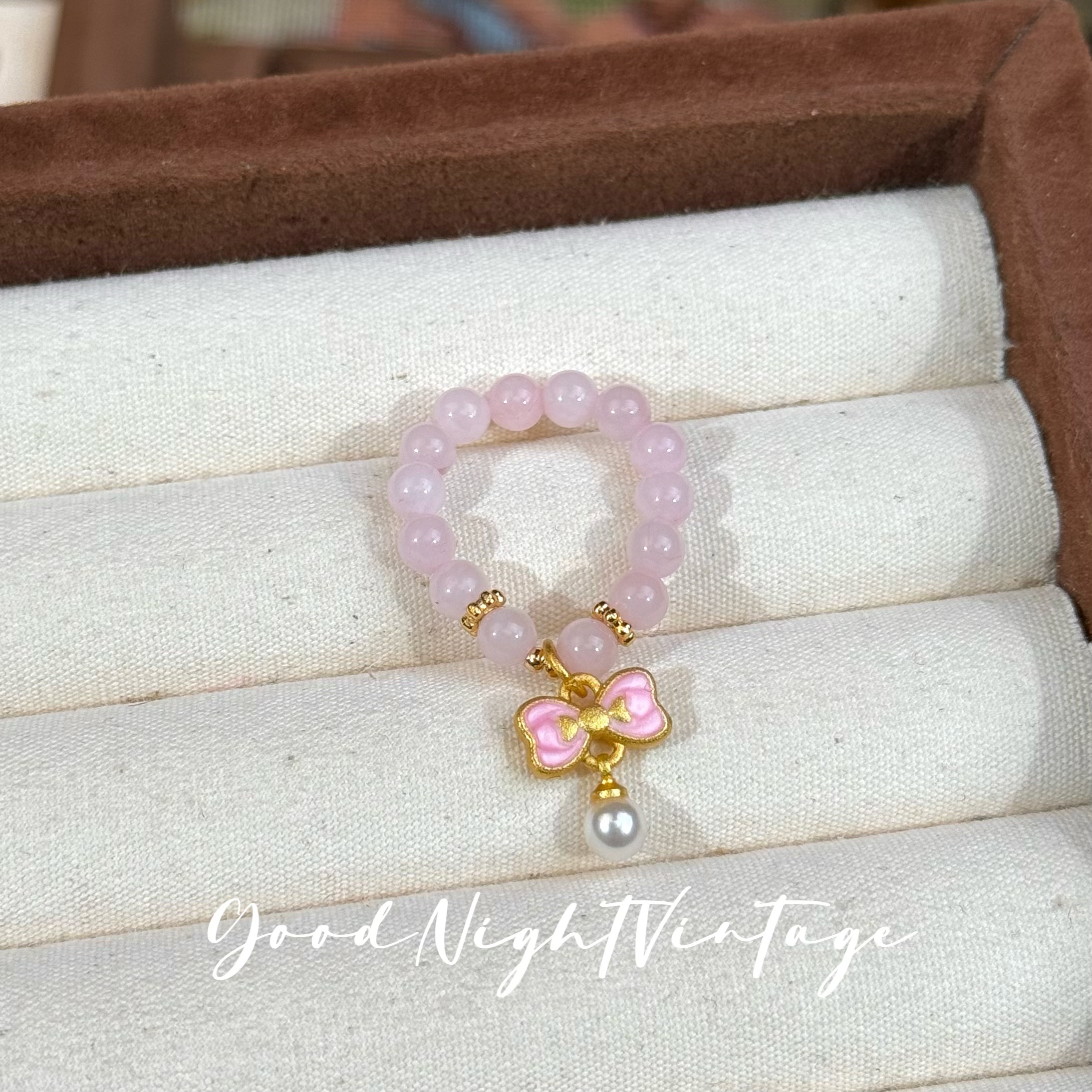 公主在逃【古奈奈Vintage】设计款蝴蝶结戒指粉晶弹力绳串珠