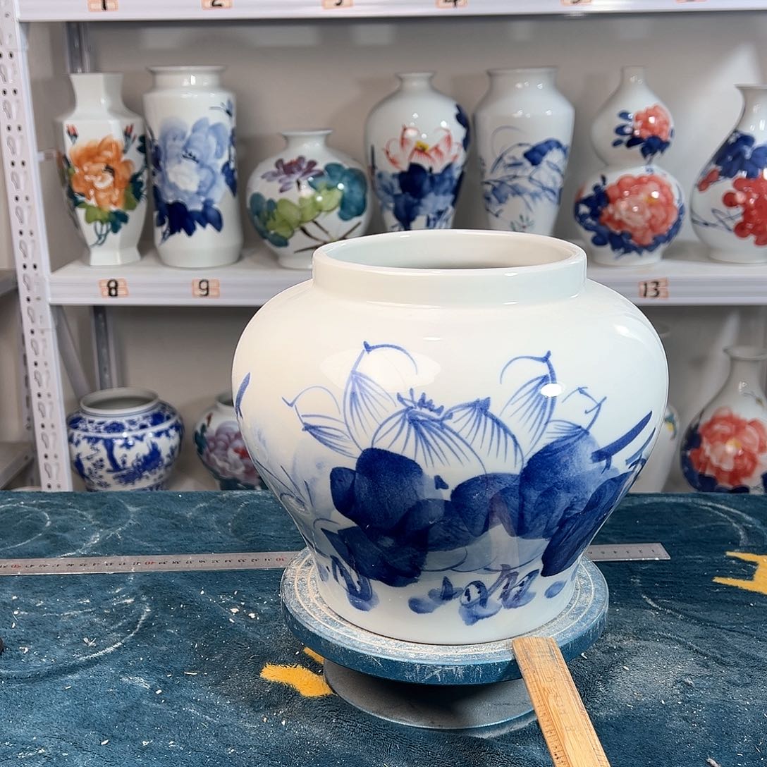 摆件景德镇陶瓷大口青荷