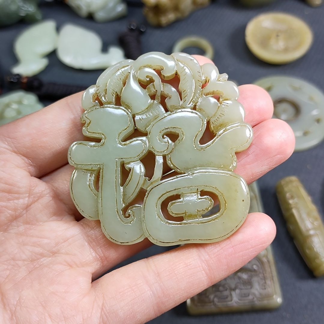 和田玉颈饰未镶嵌