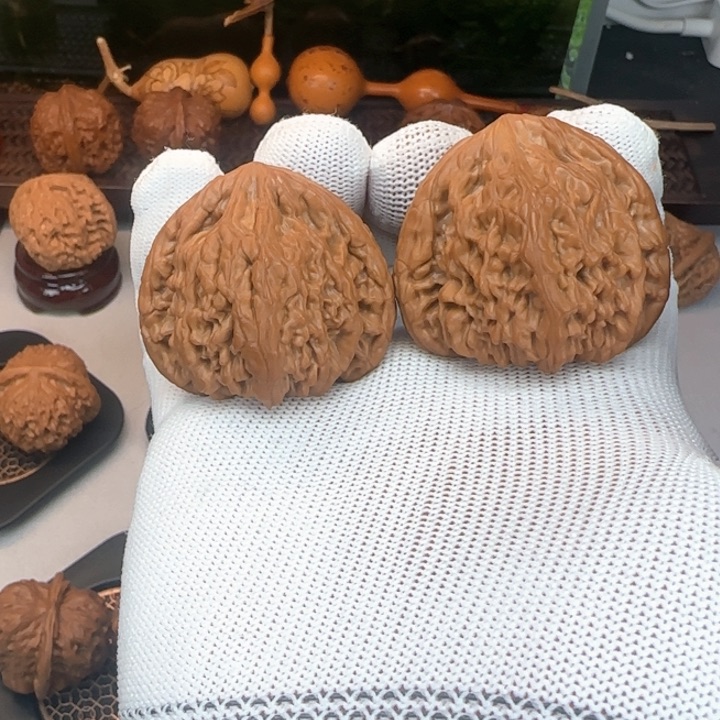 文玩核桃吊坠蓟县虎头王