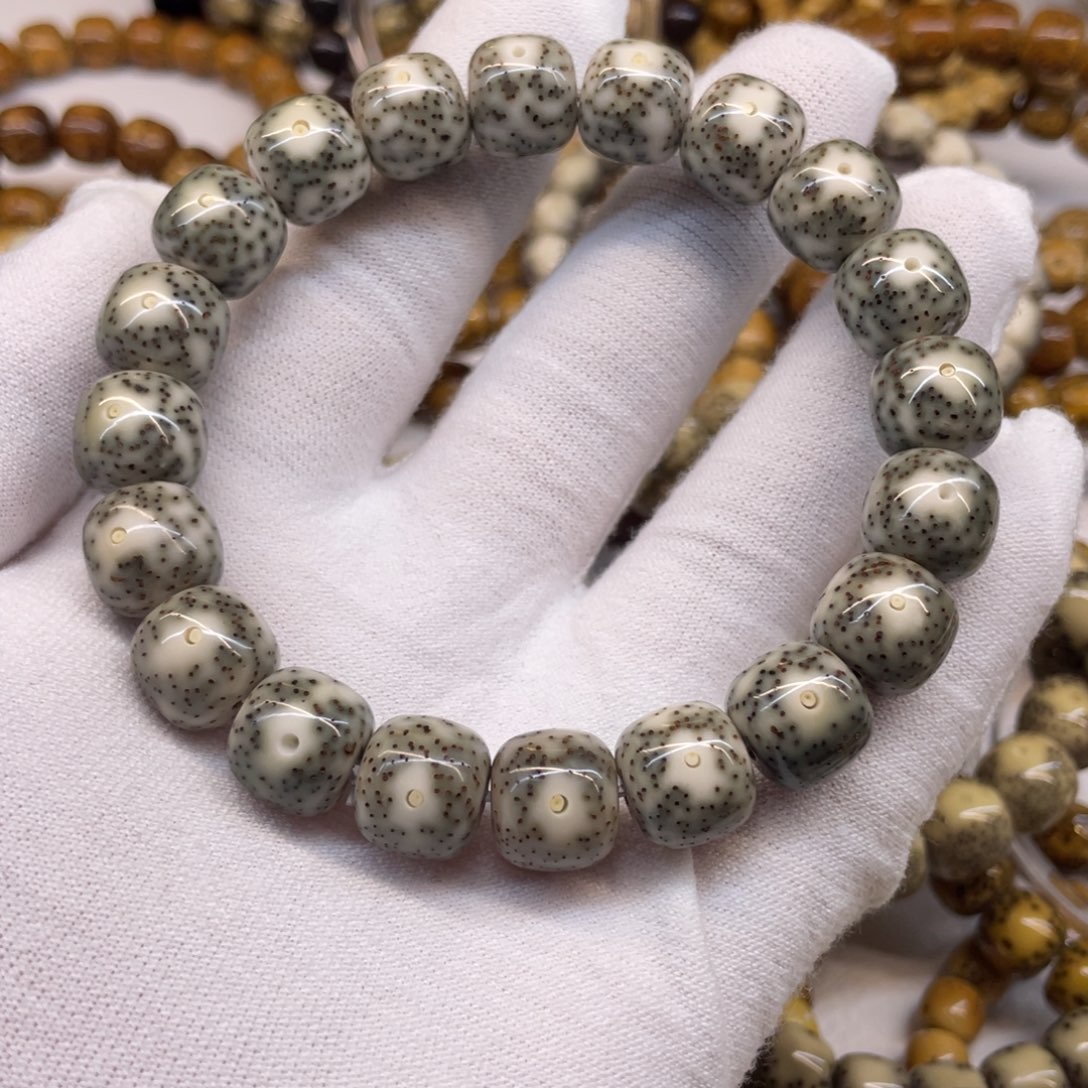 星月菩提吊坠石玉绿包白大眼睛月朗星稀12/11