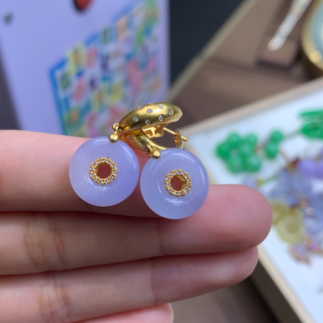 翡翠18K金镶嵌颈饰翡翠