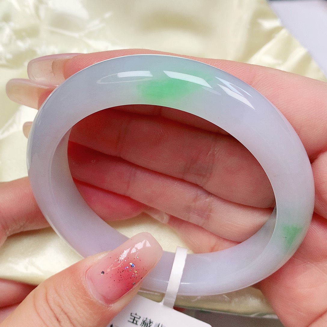 翡翠手镯未镶嵌抖音771