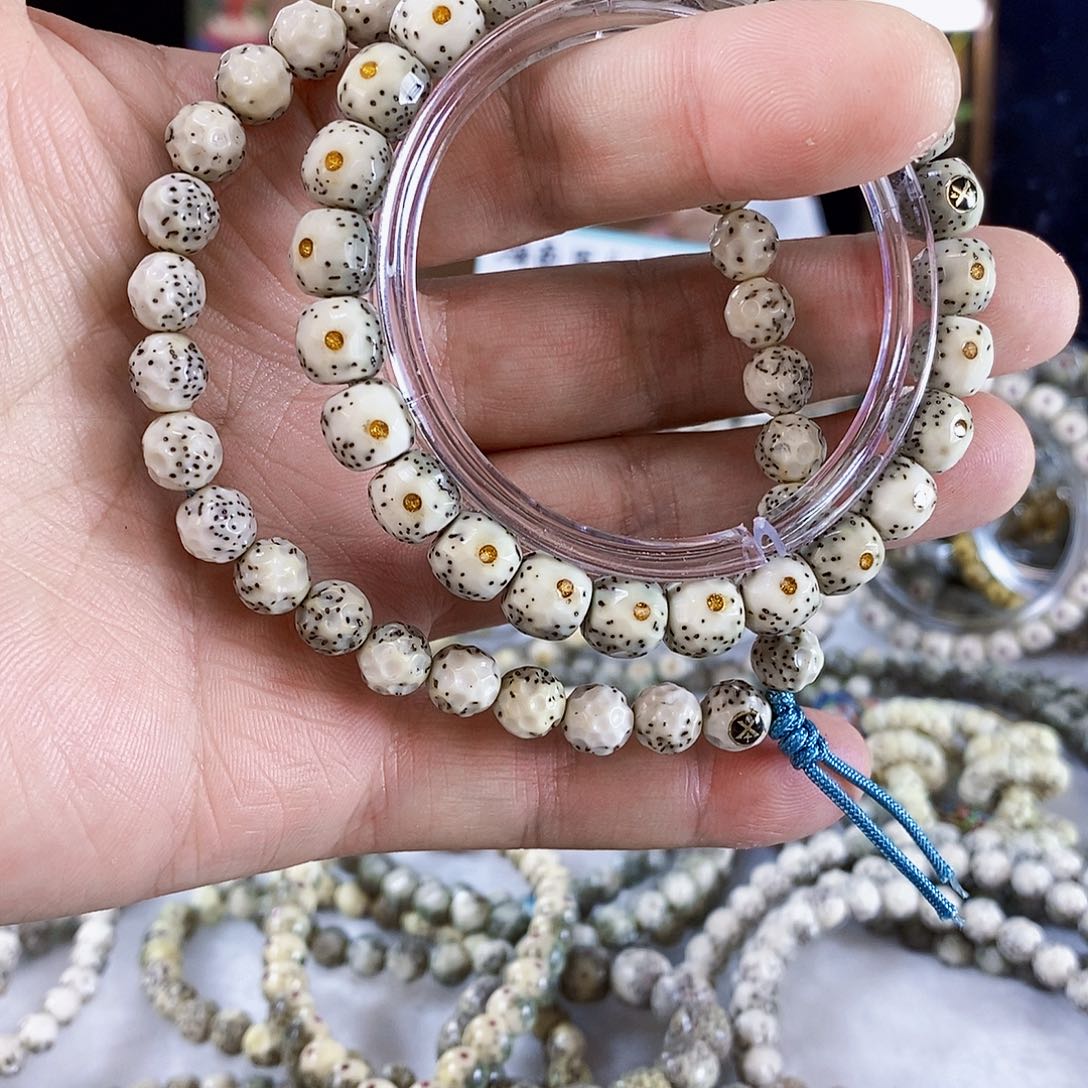 星月菩提手串望****岭星月菩提雕刻手串