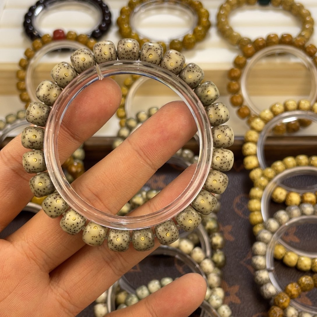 晚***鄢星月菩提手串福利