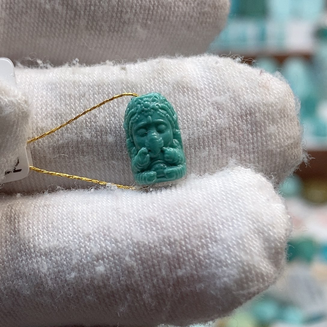 绿松石未镶嵌珠宝奇石