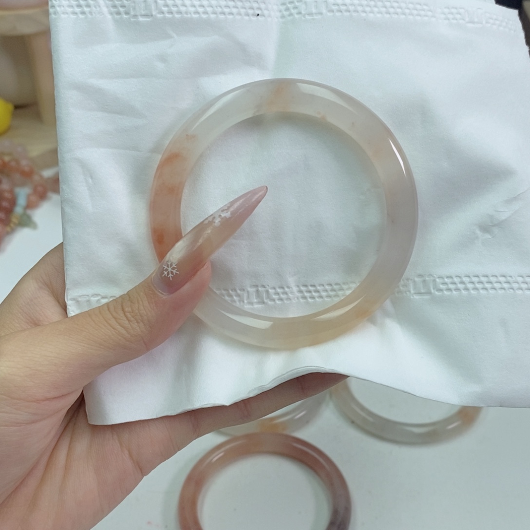 小***X石英质玉未镶嵌手镯