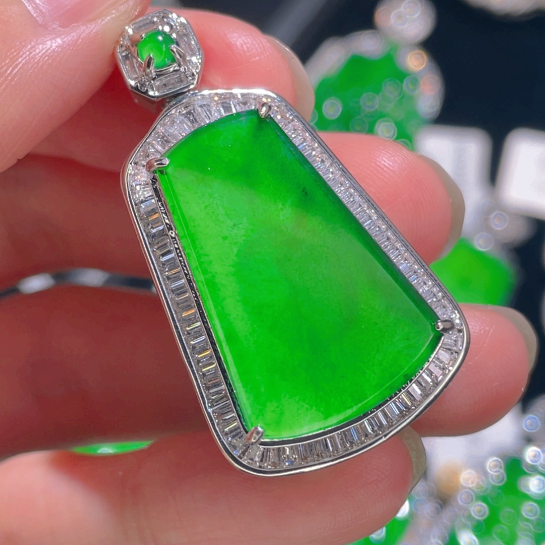 翡翠吊坠(不含链)未镶嵌