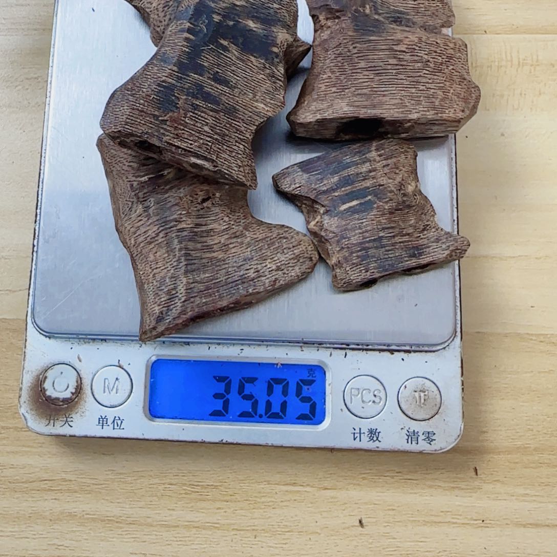 沉香沉香碎屑海南莺歌绿块料35g