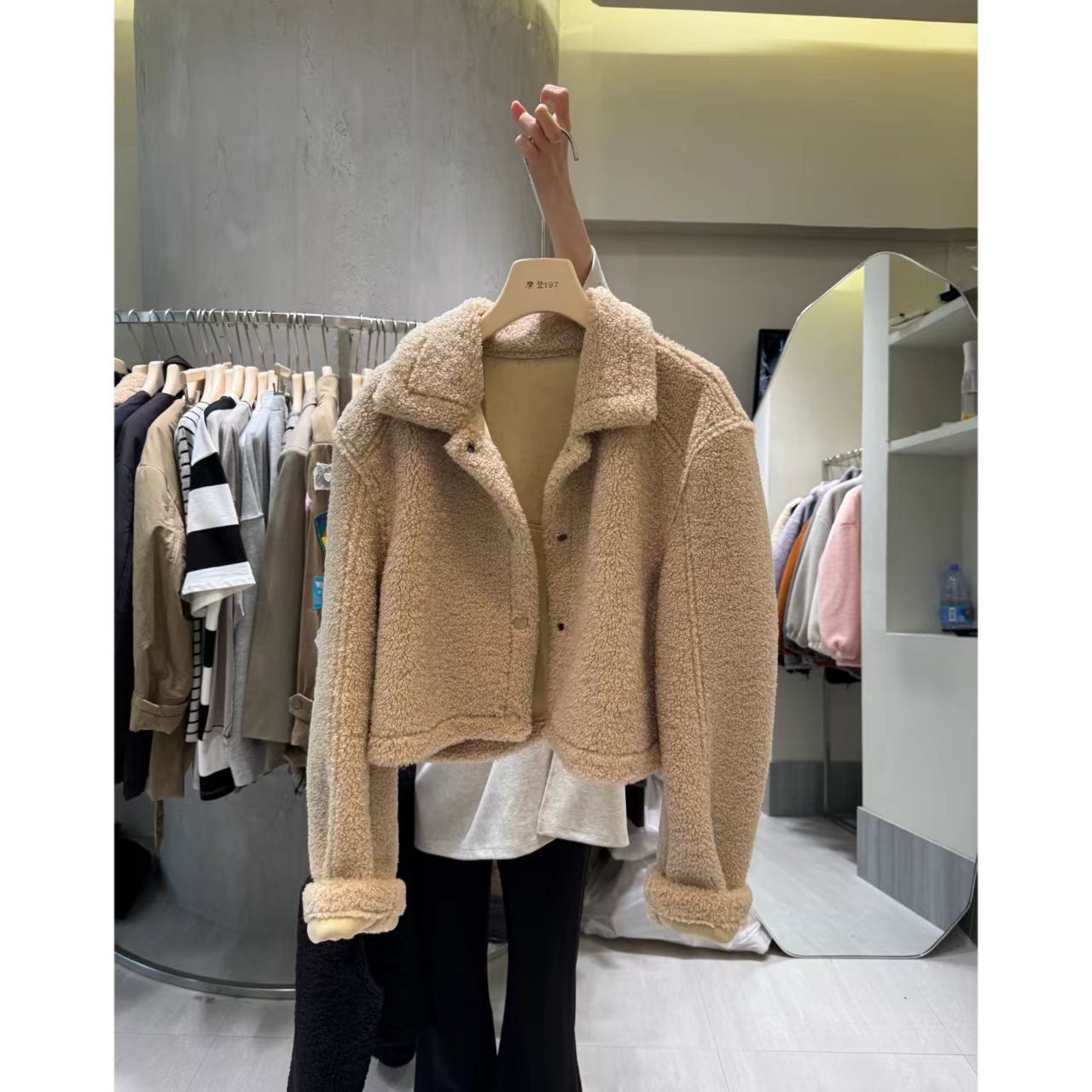曼曼【北欧港湾】韩系设计感仿羊羔毛皮毛一体外套