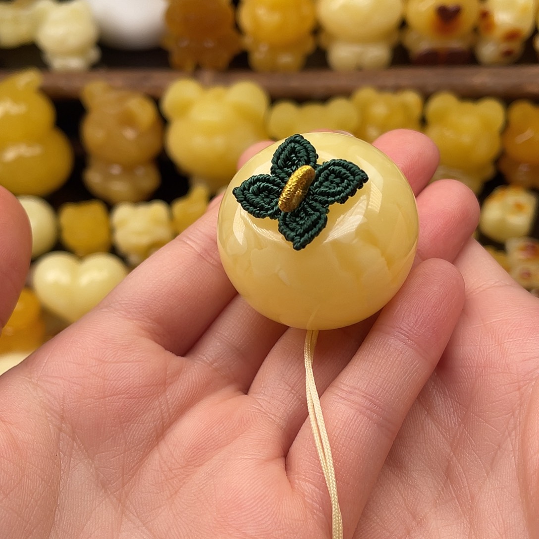 达***人琥珀未镶嵌珠宝奇石