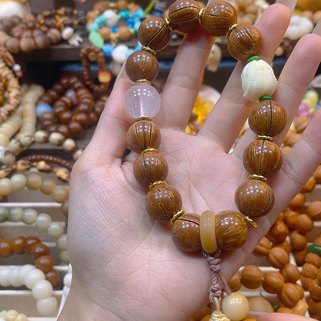 核桃其他桃核手持