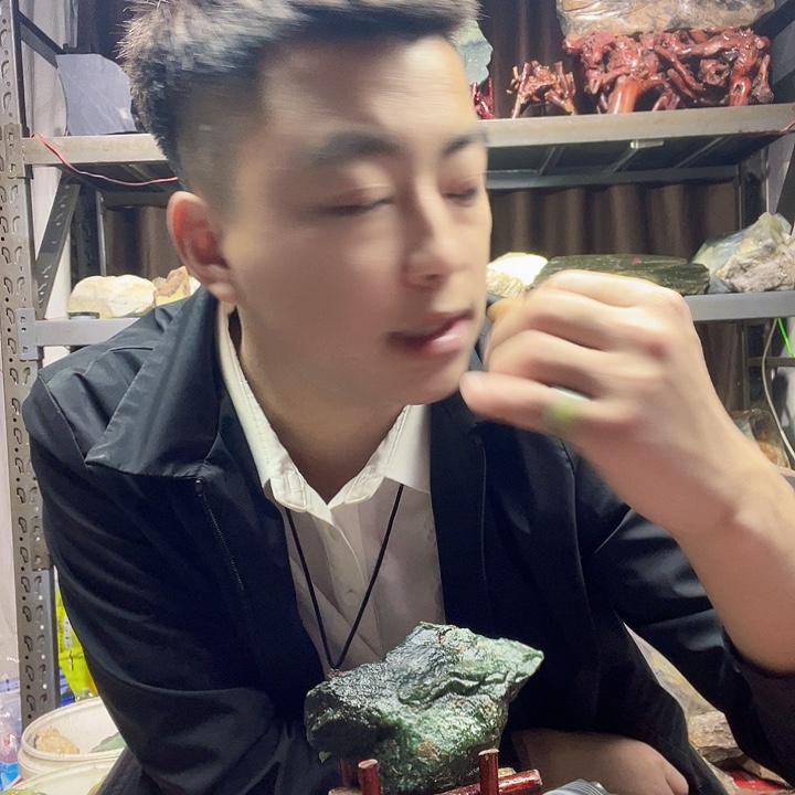 一***？蛇纹石玉未镶嵌珠宝奇石3