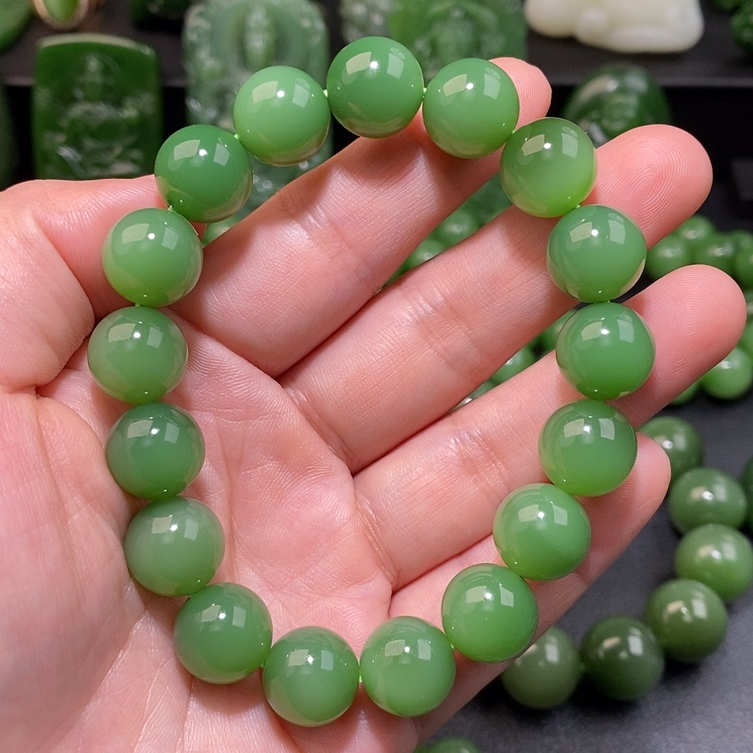 和田玉（碧玉）粉绿无结构12mm手串未镶嵌