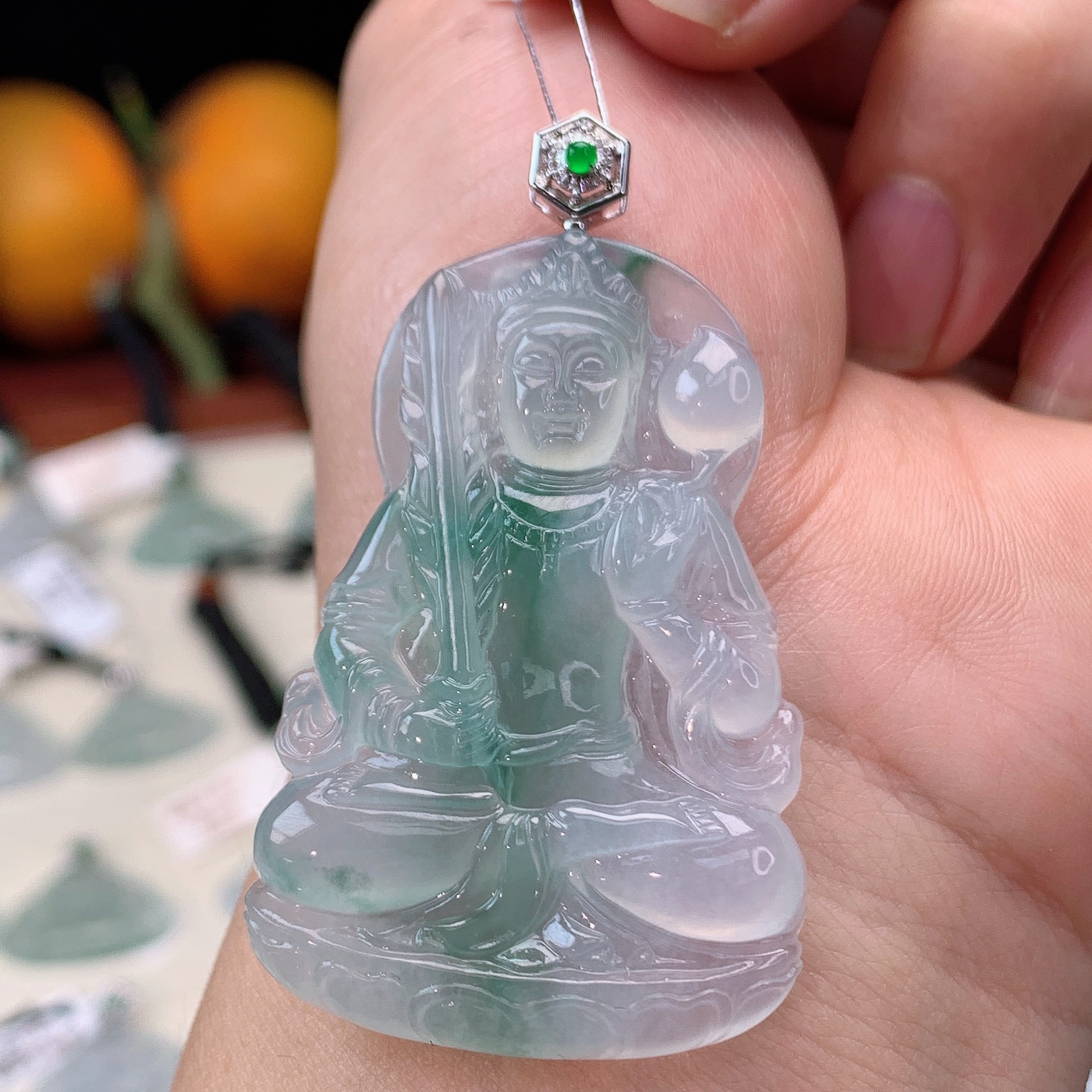 缅甸天然A货翡翠冰种飘绿虚空藏菩萨吊坠50.8×33.2×5.7mm